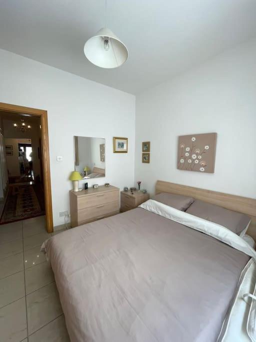 Lovely, Modern, Bright Maisonette. Heart Of Sliema Exteriör bild